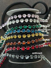 Lade das Bild in den Galerie-Viewer, Knotenhalfter mit Glitzersteinen