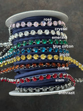 Lade das Bild in den Galerie-Viewer, Knotenhalfter mit Glitzersteinen