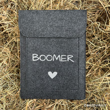 Lade das Bild in den Galerie-Viewer, Equidenpasshülle aus Filz - Herz individually