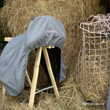 Lade das Bild in den Galerie-Viewer, Sattelschoner englisch Softshell - individually
