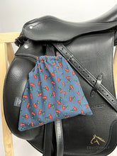 Lade das Bild in den Galerie-Viewer, Steigbügelschoner Jersey - Kirschen