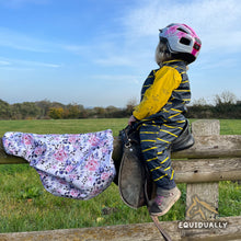 Lade das Bild in den Galerie-Viewer, Shetty-Sattelschoner Softshell - Hagebuttenblüte
